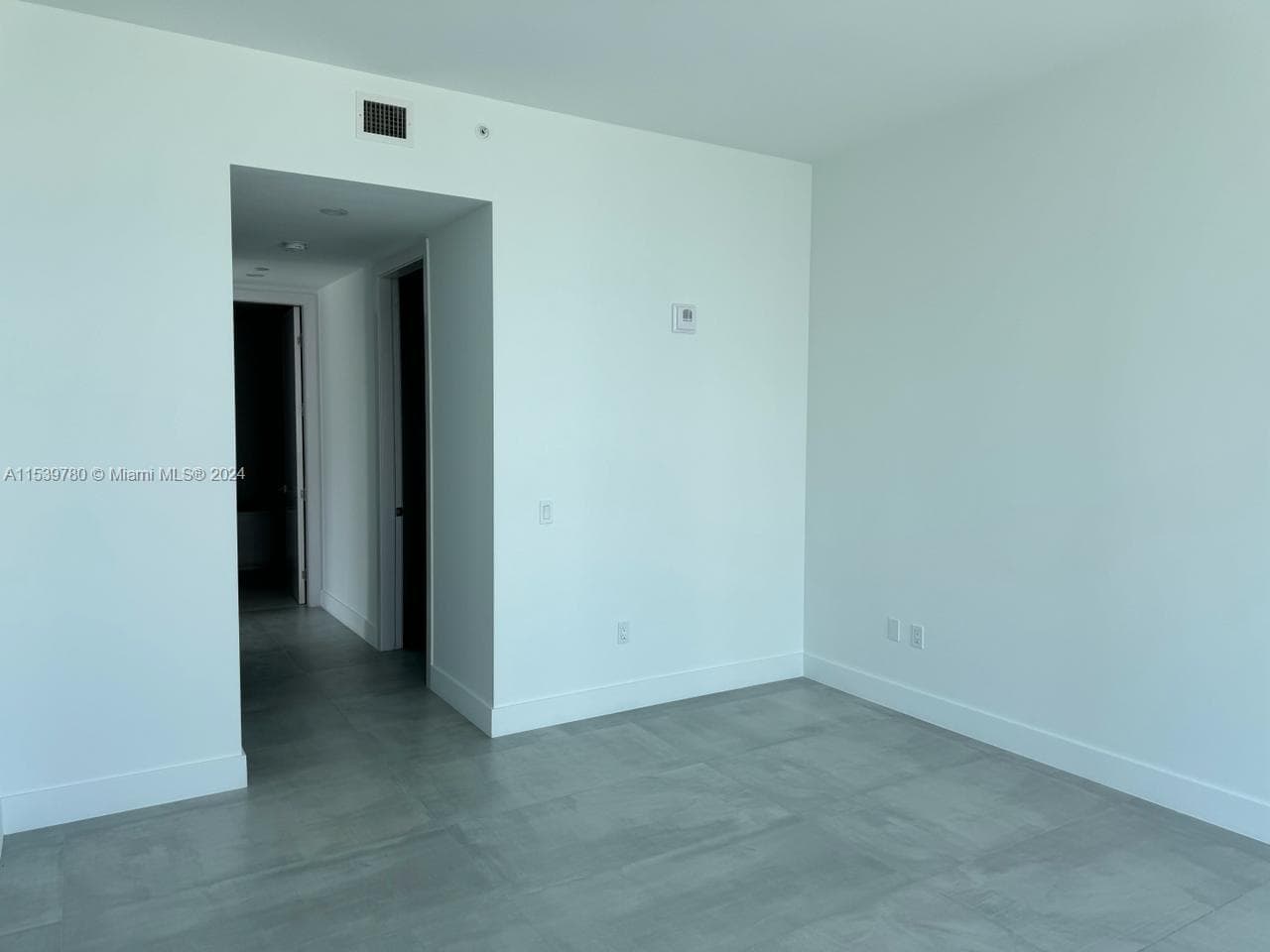 17550 Collins Avenue 701 photo 5