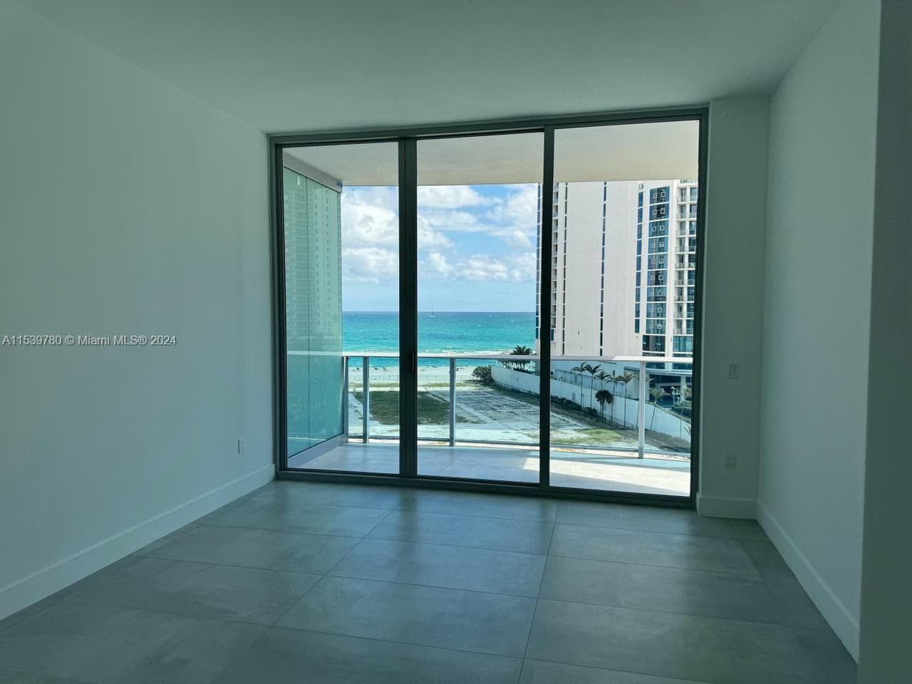 17550 Collins Avenue 701 photo 9