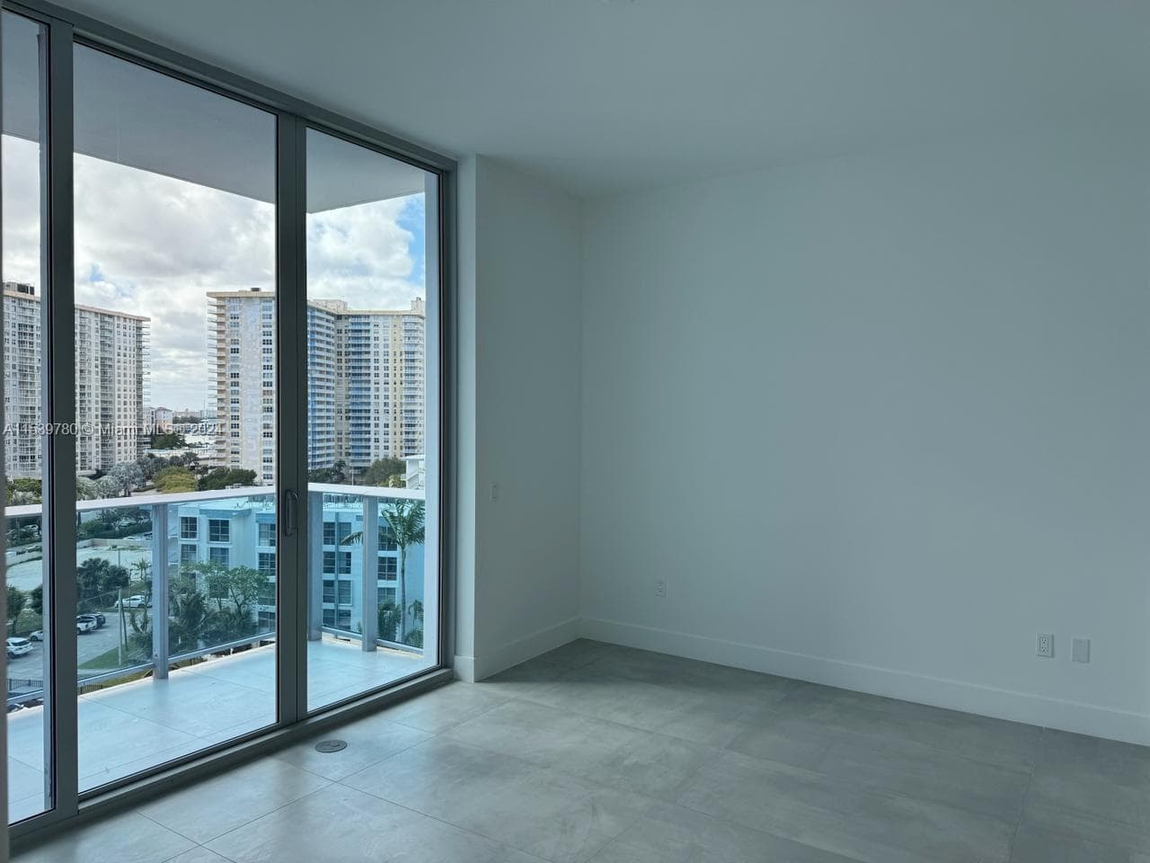 17550 Collins Avenue 701 photo 8