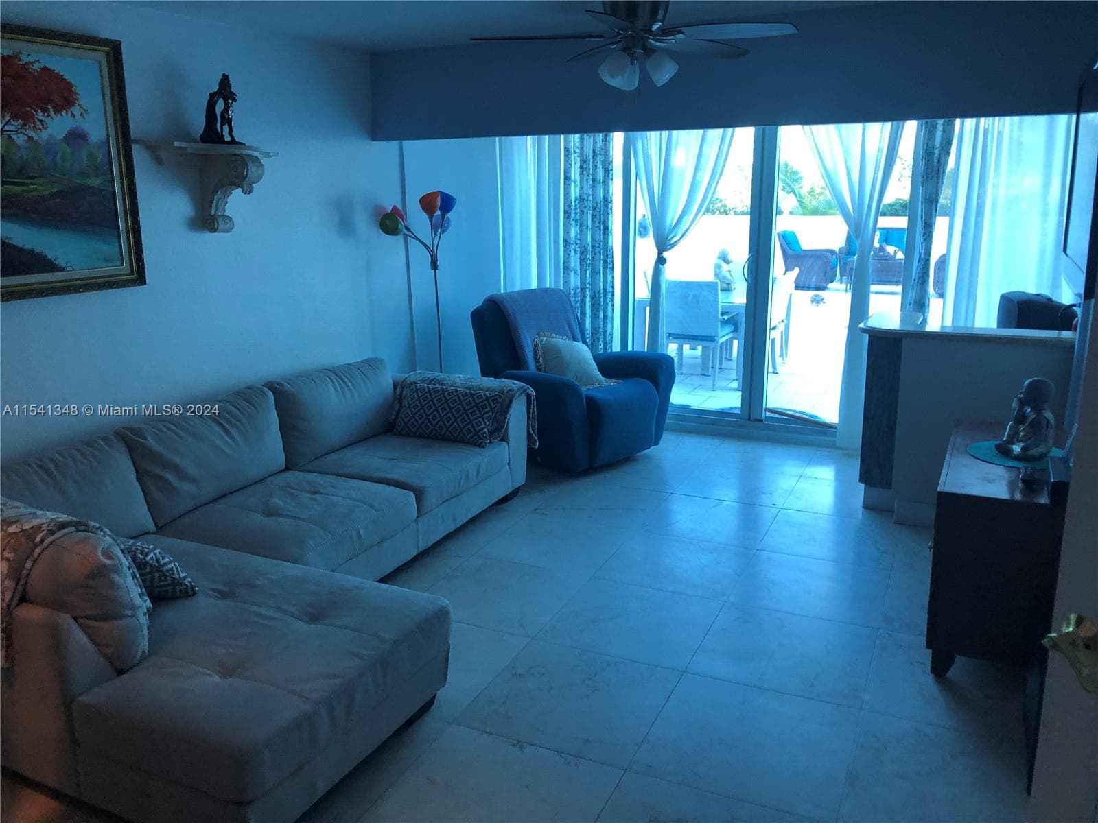 5445 Collins Ave 4