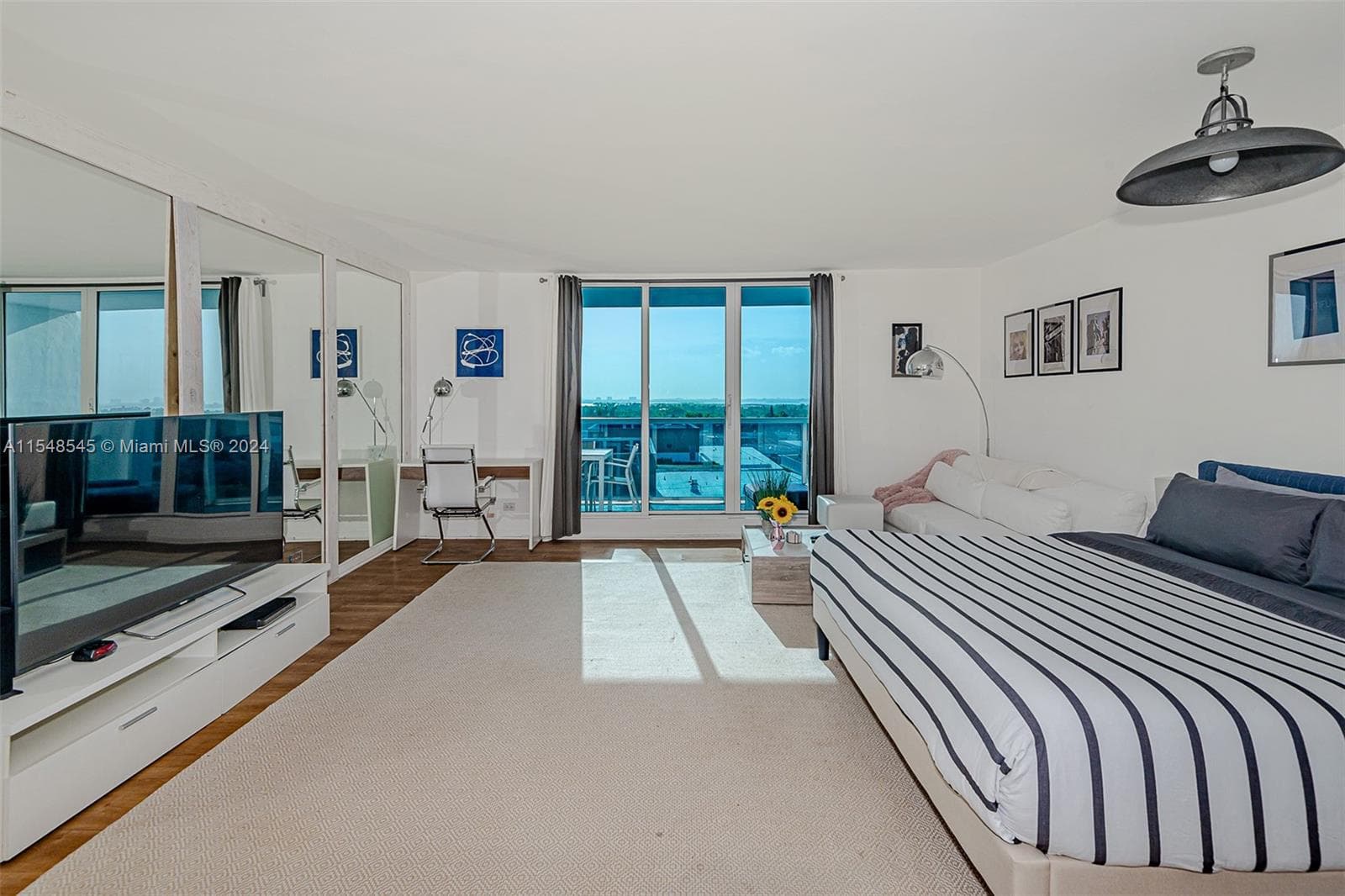 2301 Collins Ave 1230 photo 7
