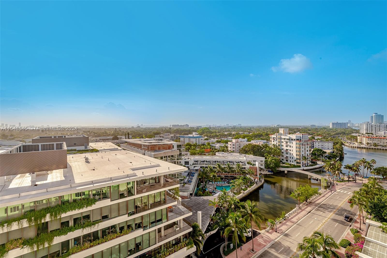 2301 Collins Ave 1230 photo 4