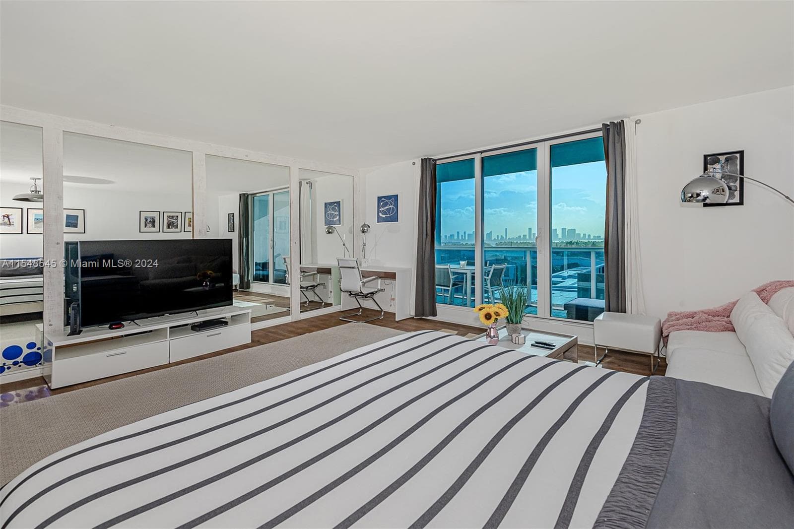 2301 Collins Ave 1230 photo 8