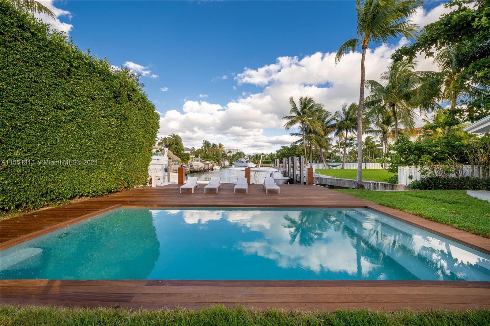 861 Harbor Dr 1
