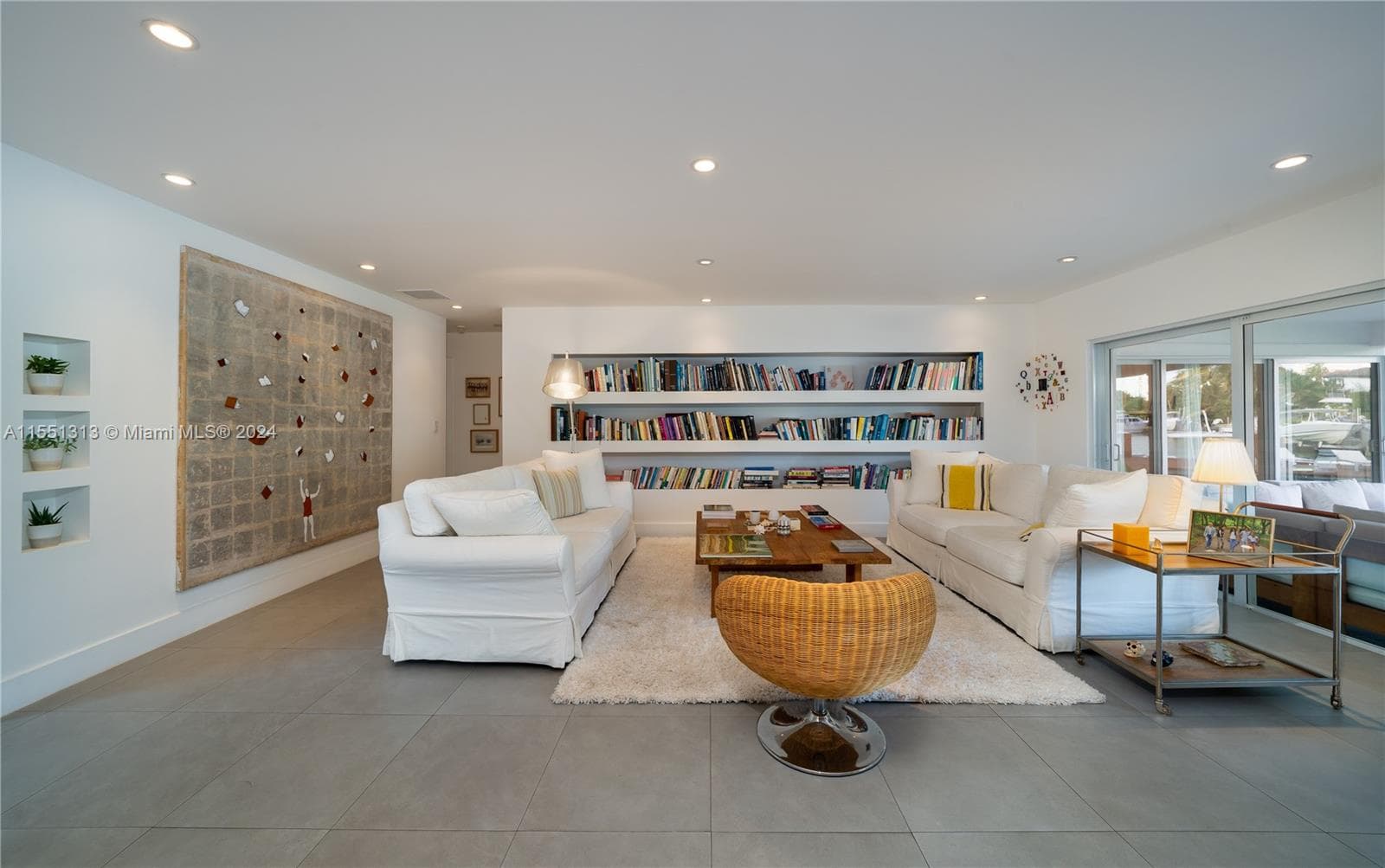 861 Harbor Dr 4