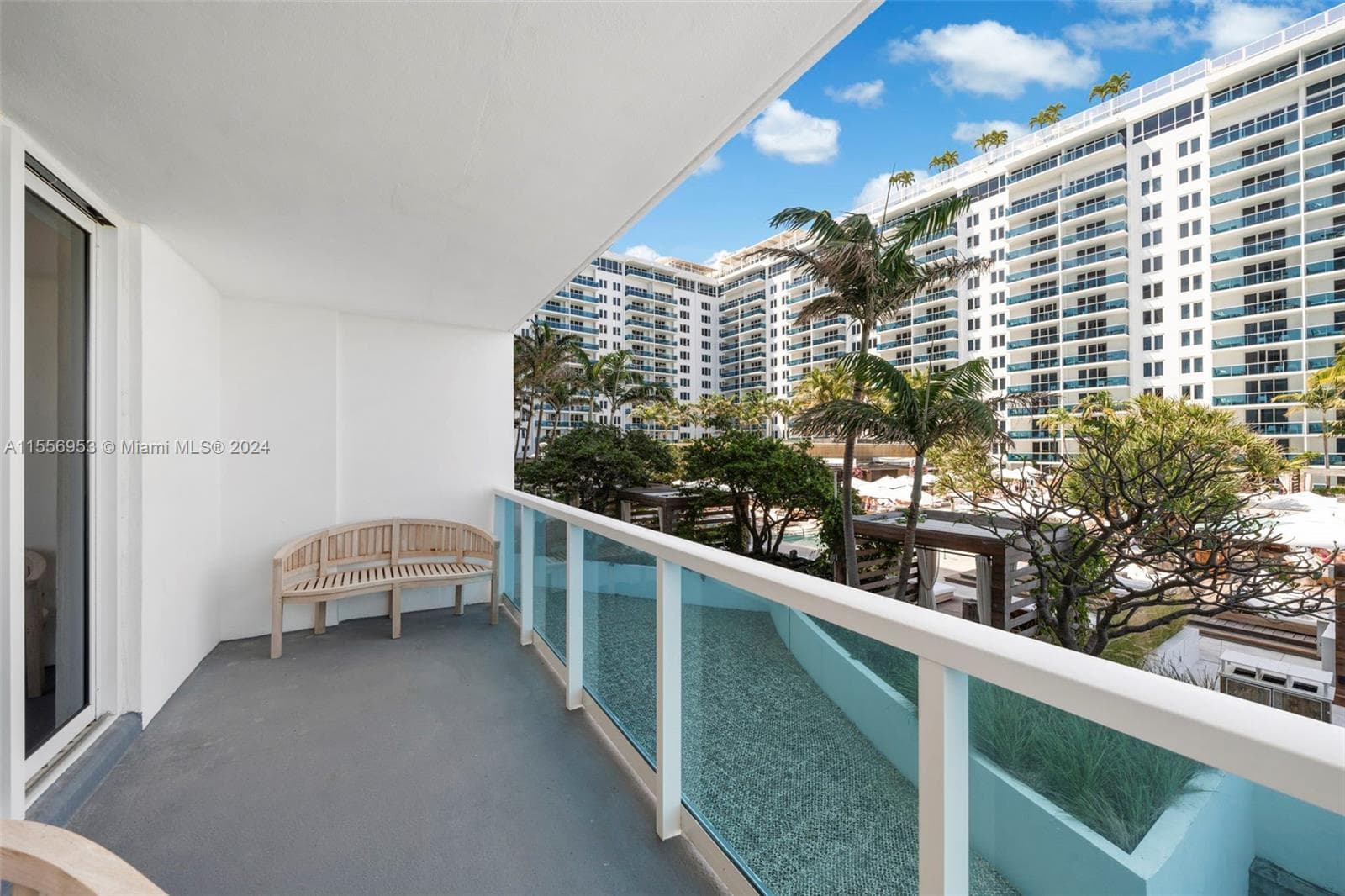 2301 Collins Ave 410 photo 13
