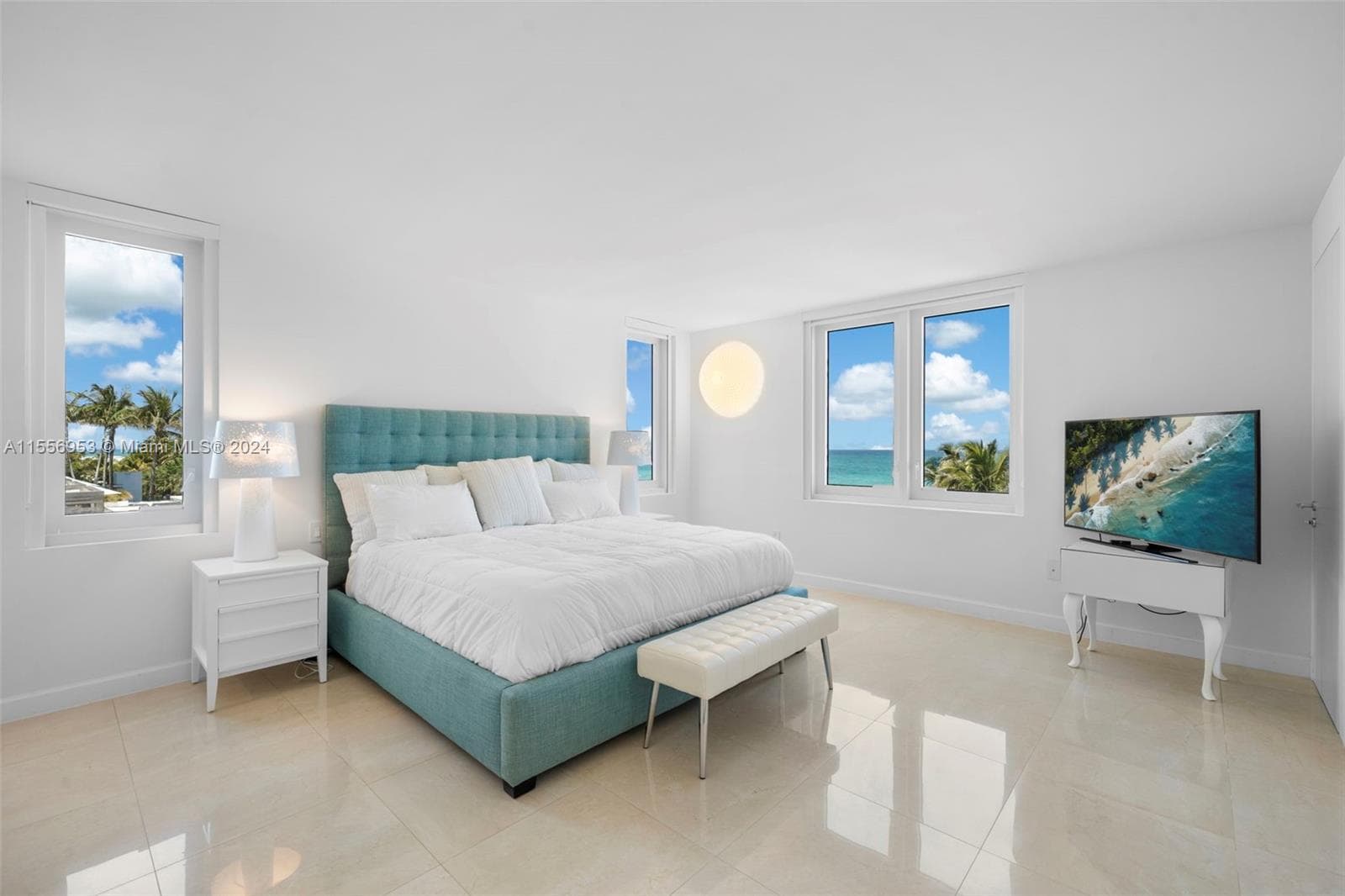 2301 Collins Ave 410 photo 24