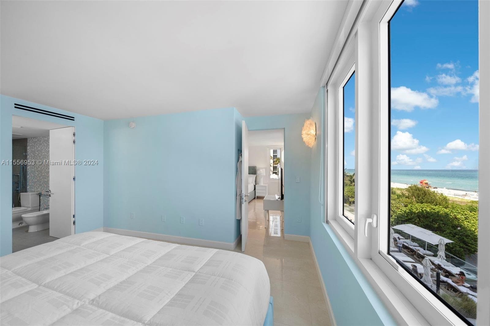 2301 Collins Ave 410 photo 14