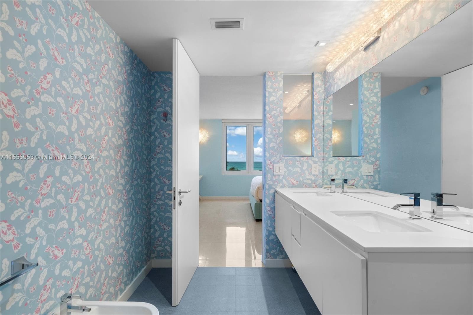 2301 Collins Ave 410 photo 18