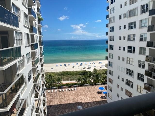 6039 Collins Ave 1110 photo 2