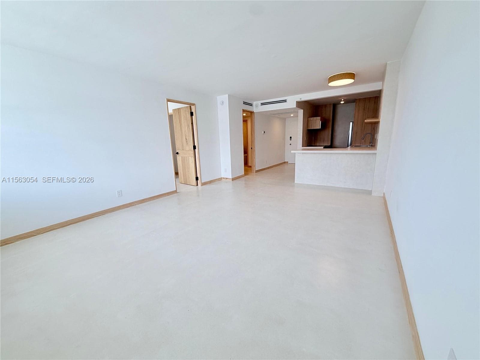 100 Lincoln Rd 1241 photo 3