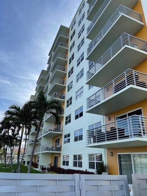 2900 NE 30th Street #5a 2