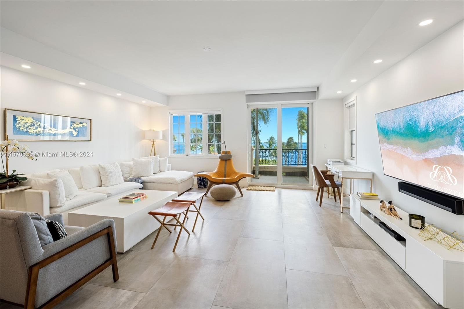 19144 Fisher Island Dr 19144 photo 3