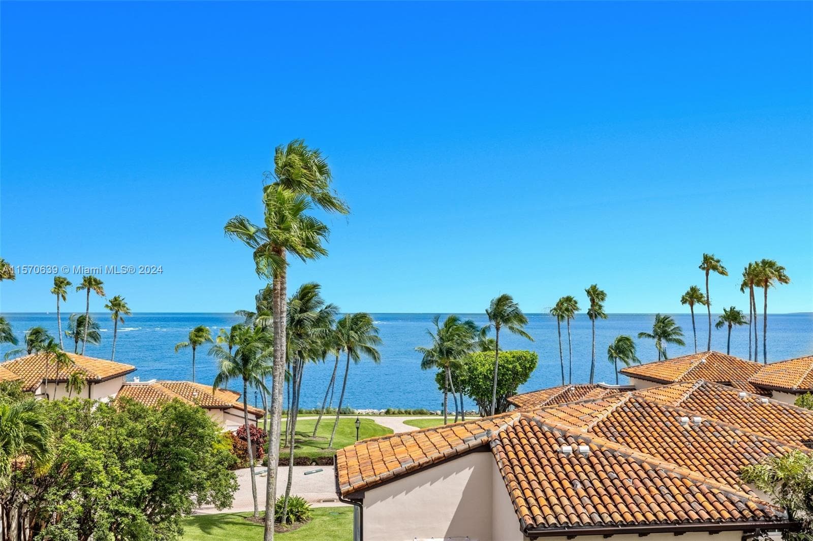 19144 Fisher Island Dr 19144 photo 4