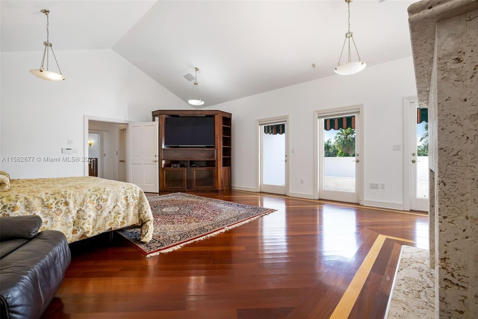 431 Costanera Rd photo 15