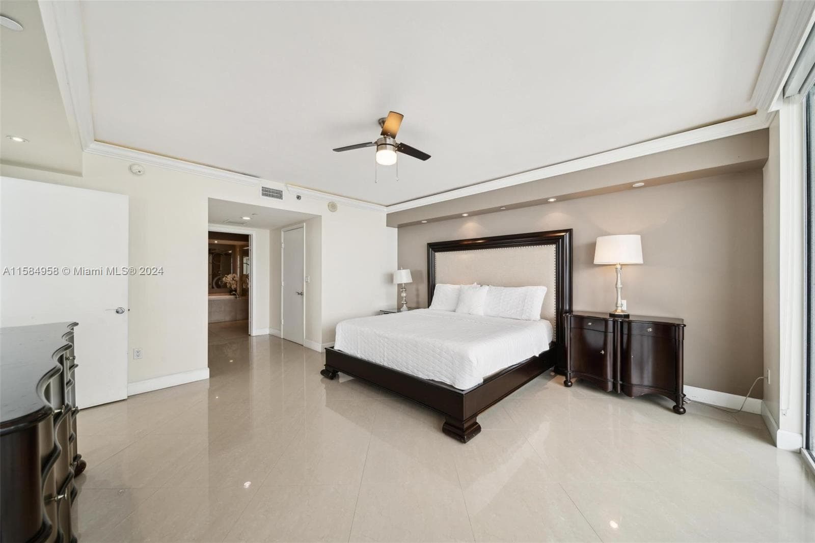 1830 Ocean Dr 1701 photo 23