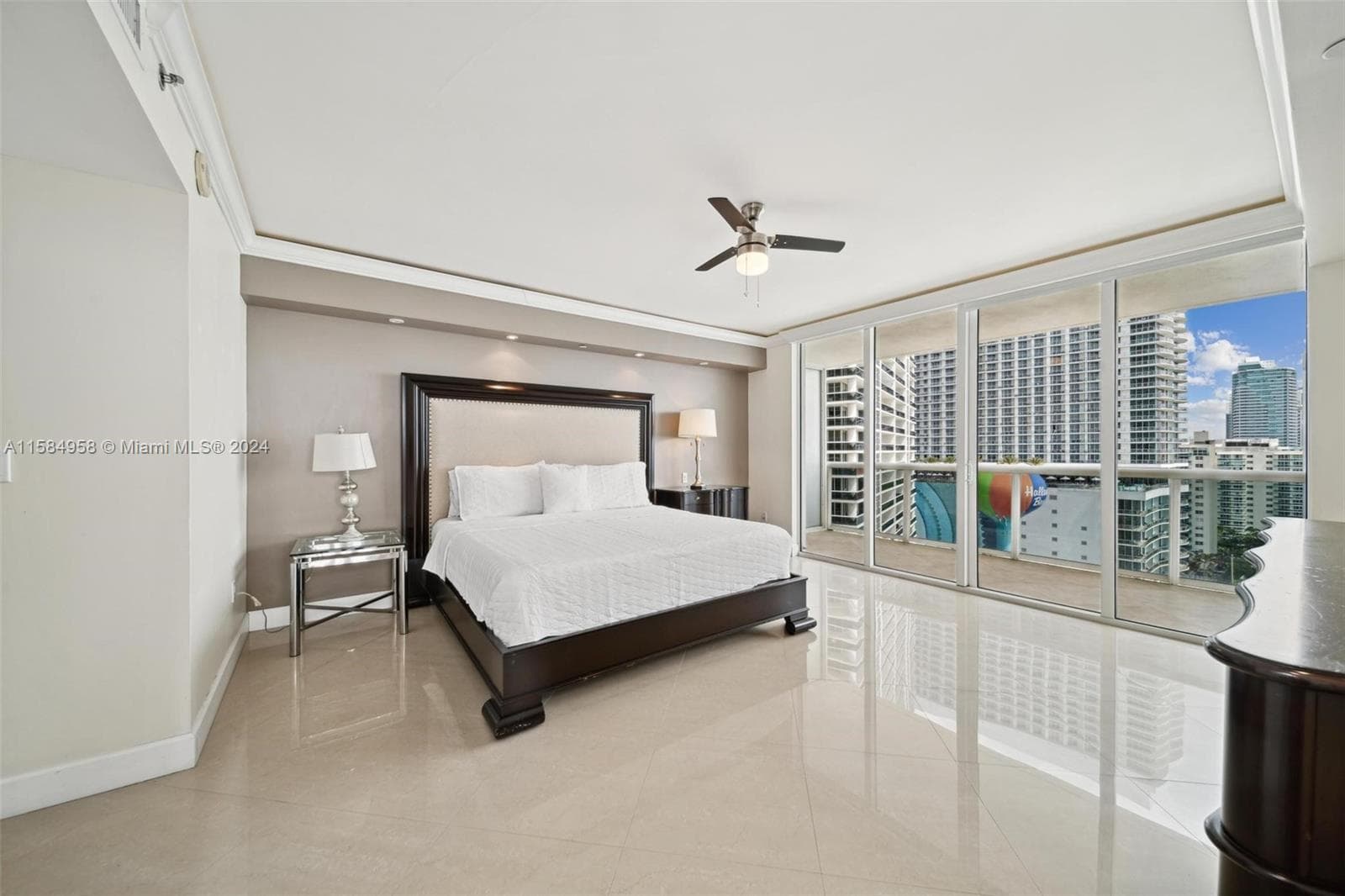 1830 Ocean Dr 1701 photo 22