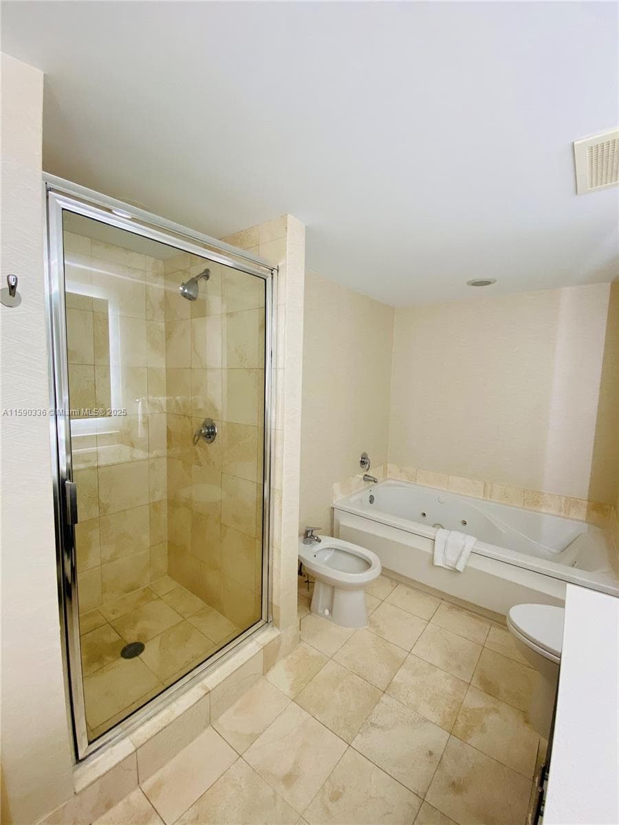 17375 Collins Ave 705 photo 9