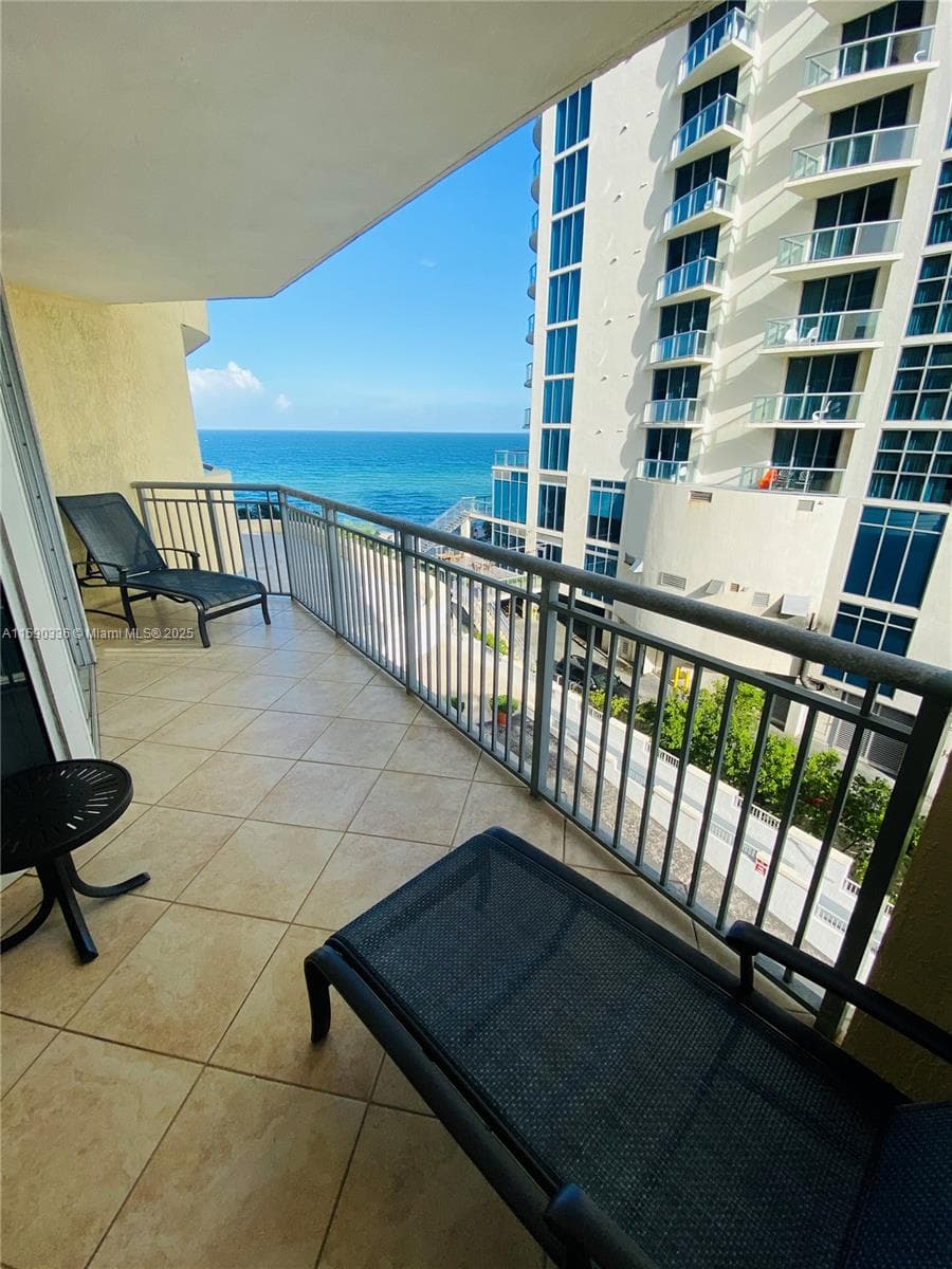 17375 Collins Ave 705 photo 4
