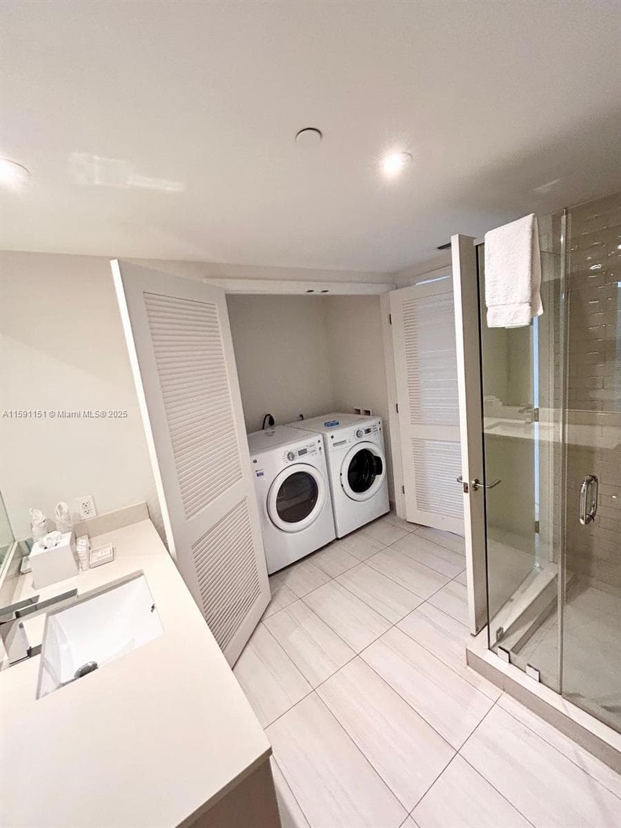 4010 Ocean Dr R2407 photo 23