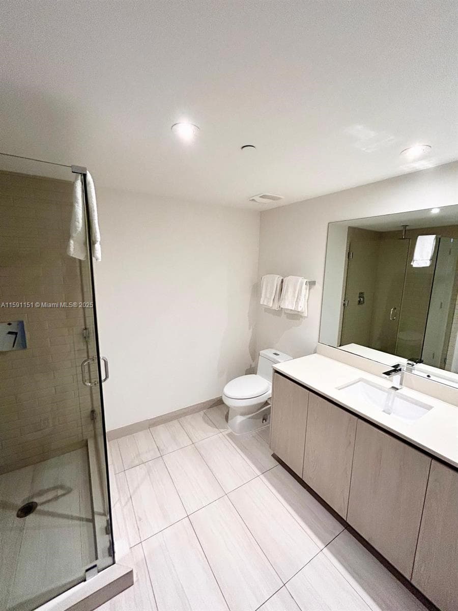 4010 Ocean Dr R2407 photo 18