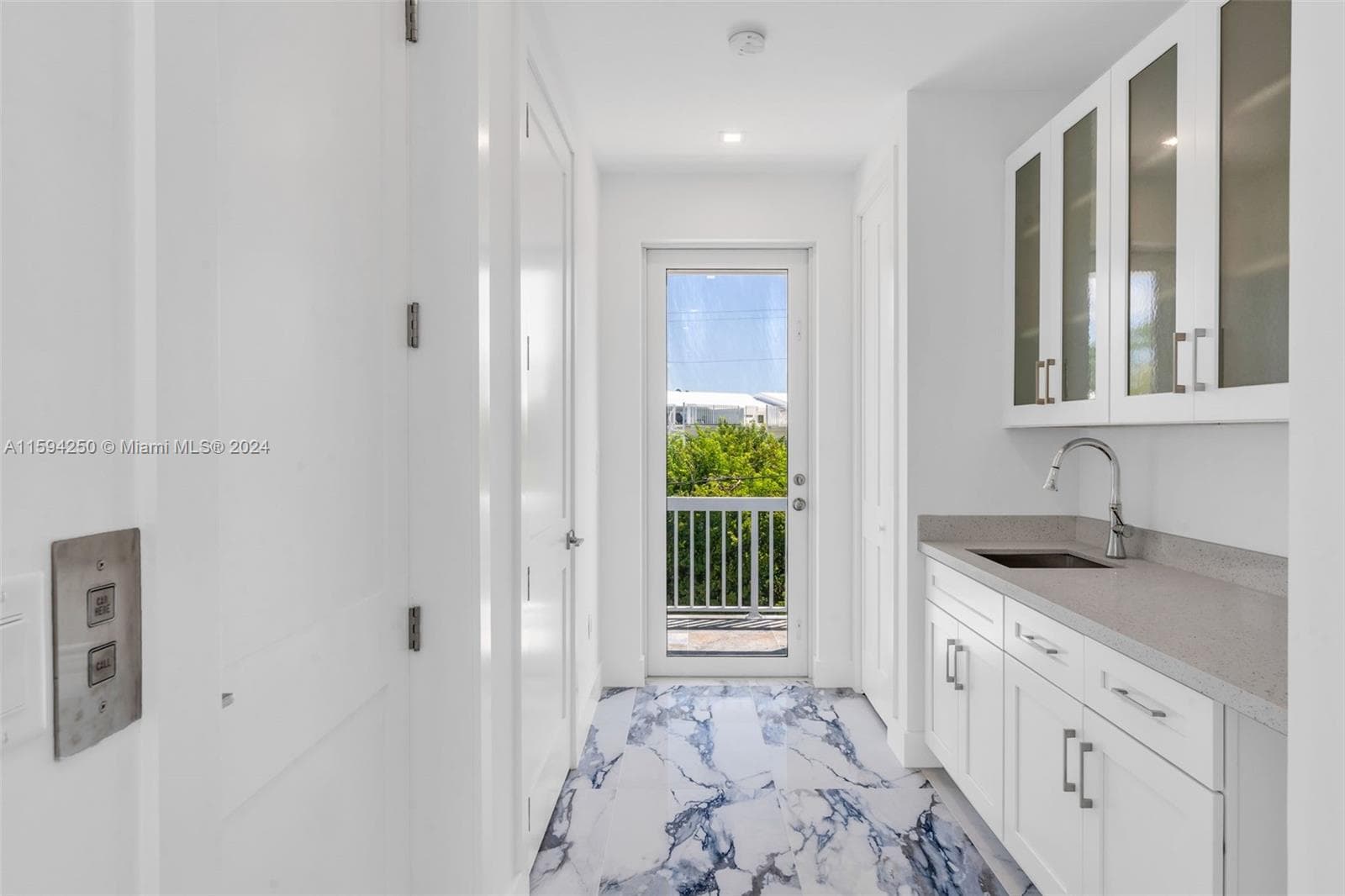 84 Coral Way photo 22