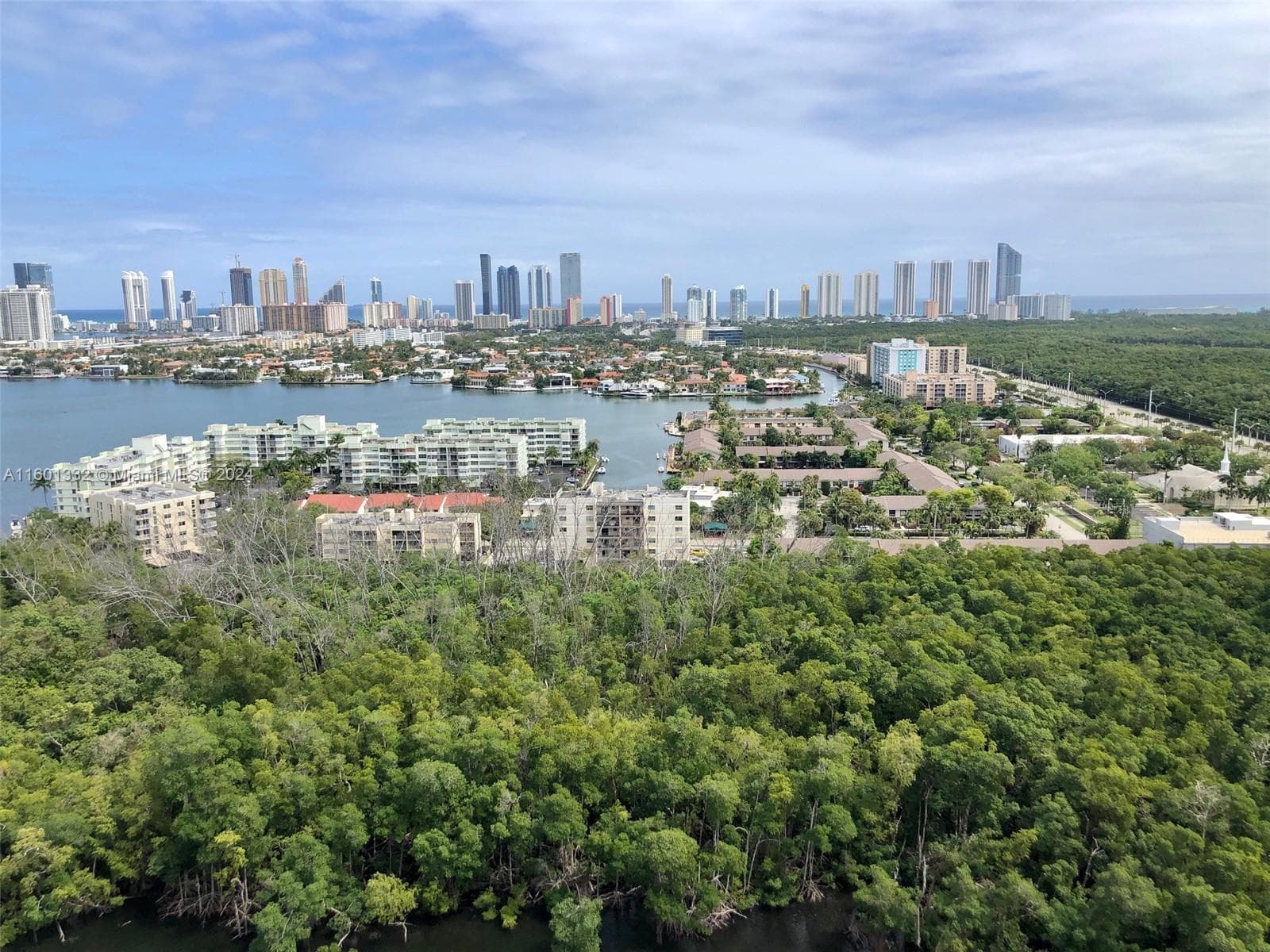 16385 Biscayne Blvd 2421 photo 23