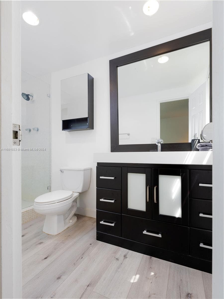 3901 Ocean Dr 10P photo 13