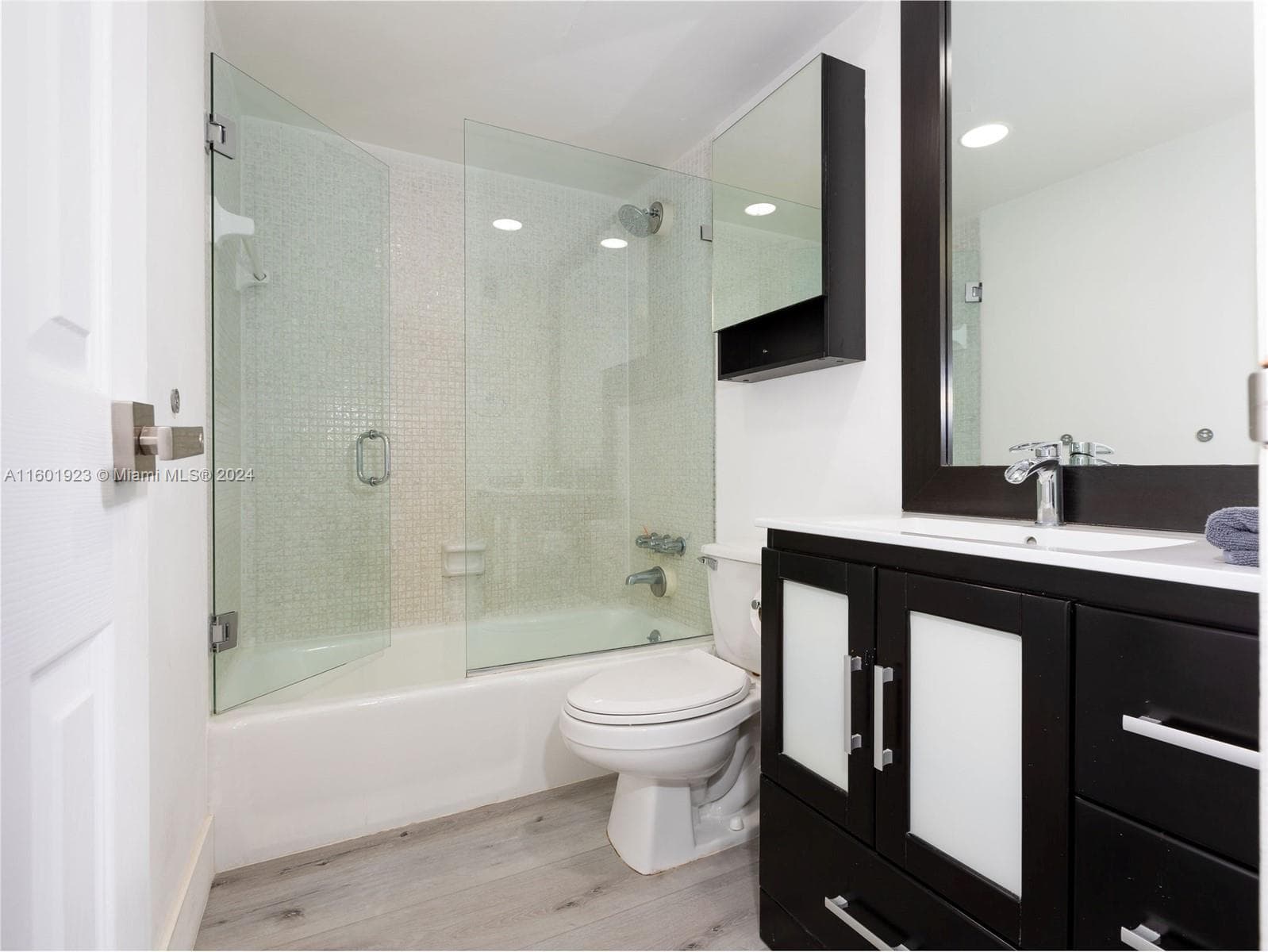 3901 Ocean Dr 10P photo 17