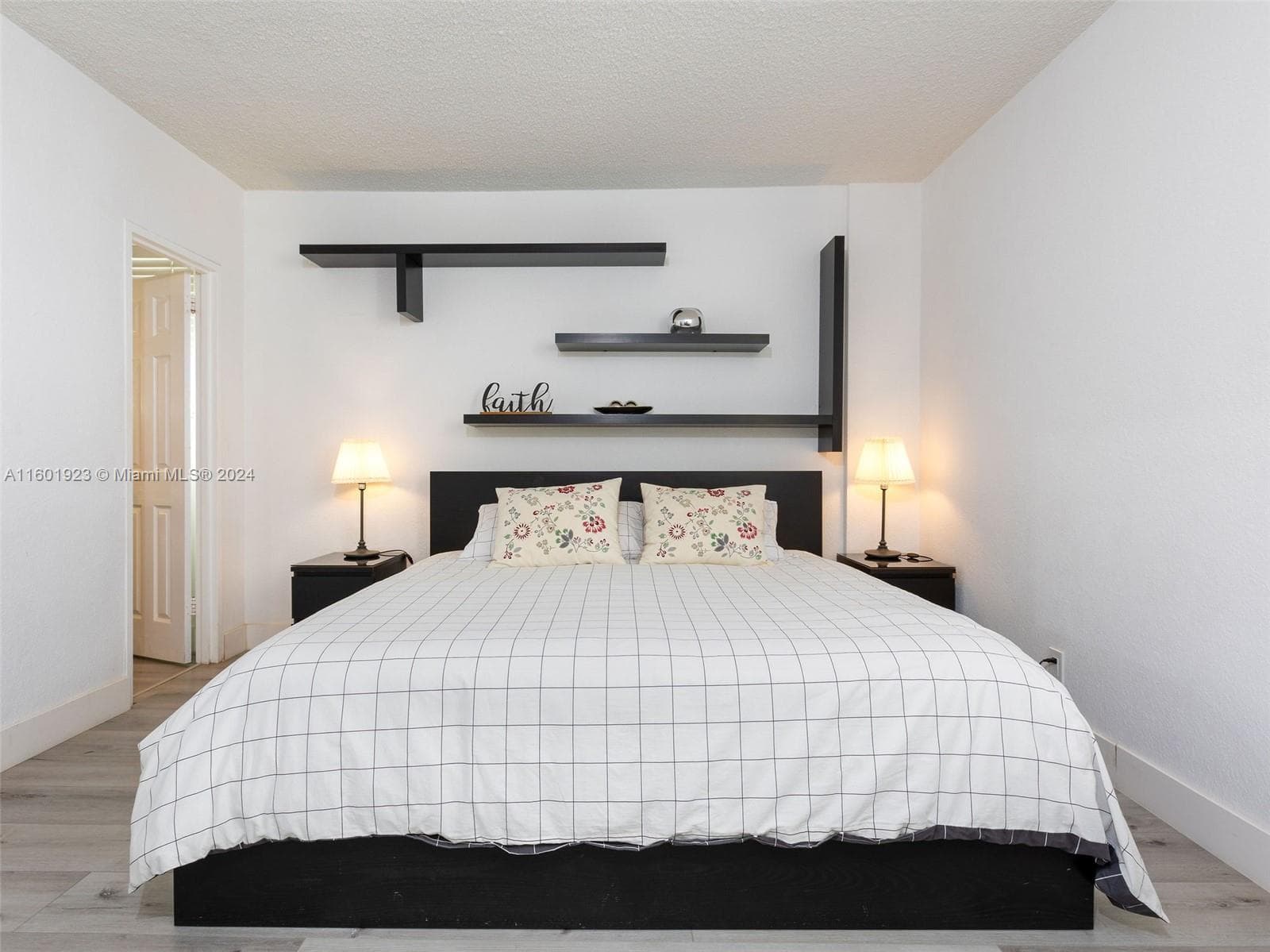3901 Ocean Dr 10P photo 11