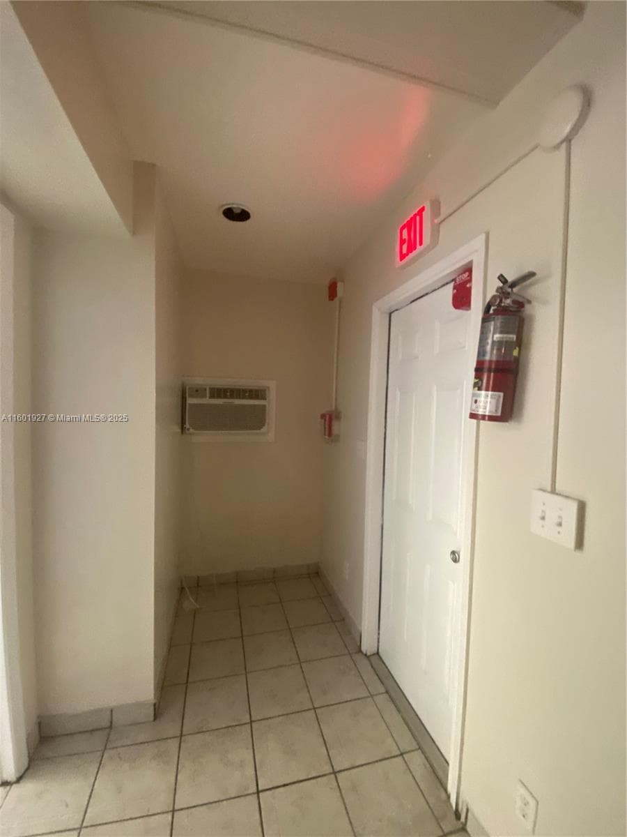1739 28th Ter photo 17