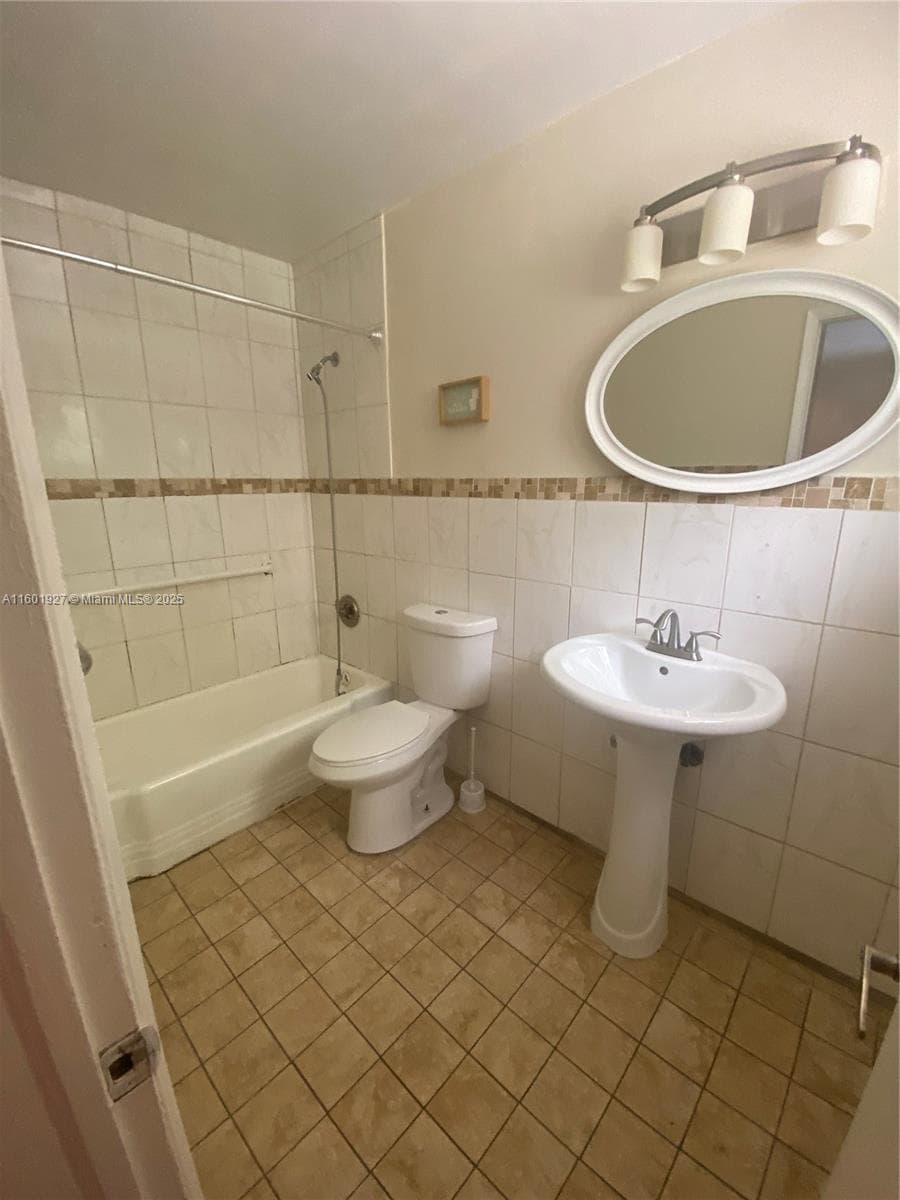 1739 28th Ter photo 16