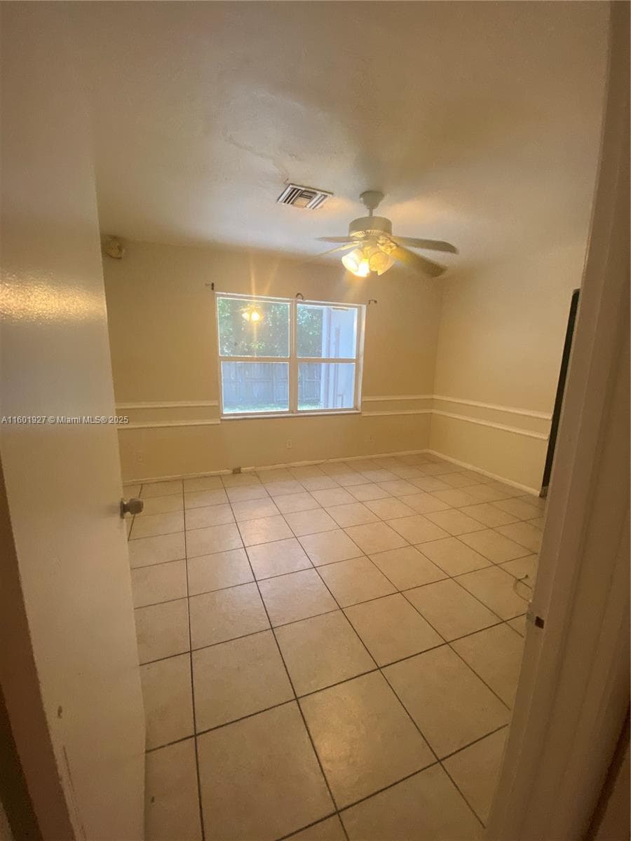 1739 28th Ter photo 12