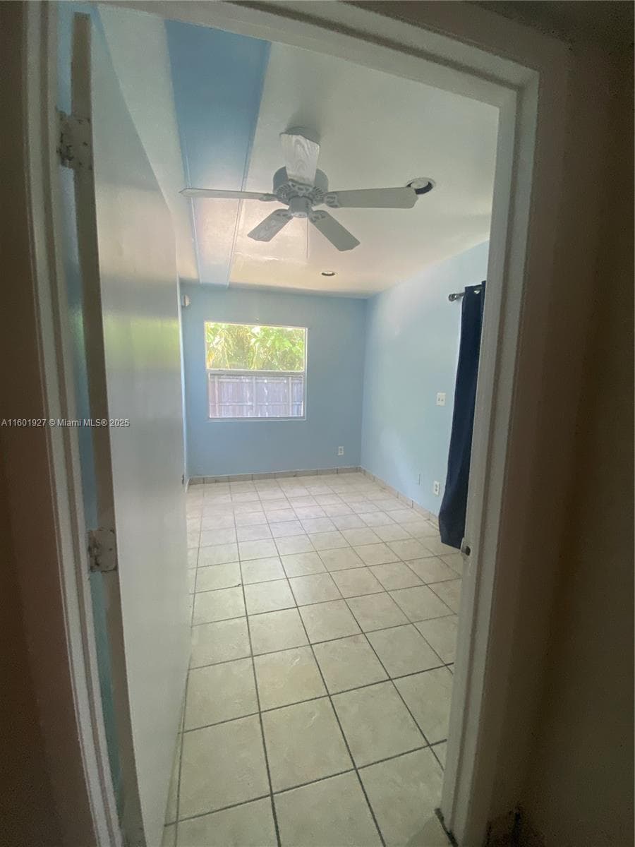1739 28th Ter photo 19