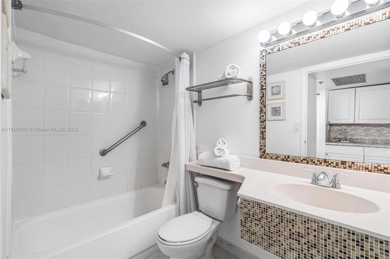 19201 Collins Ave 104 photo 8