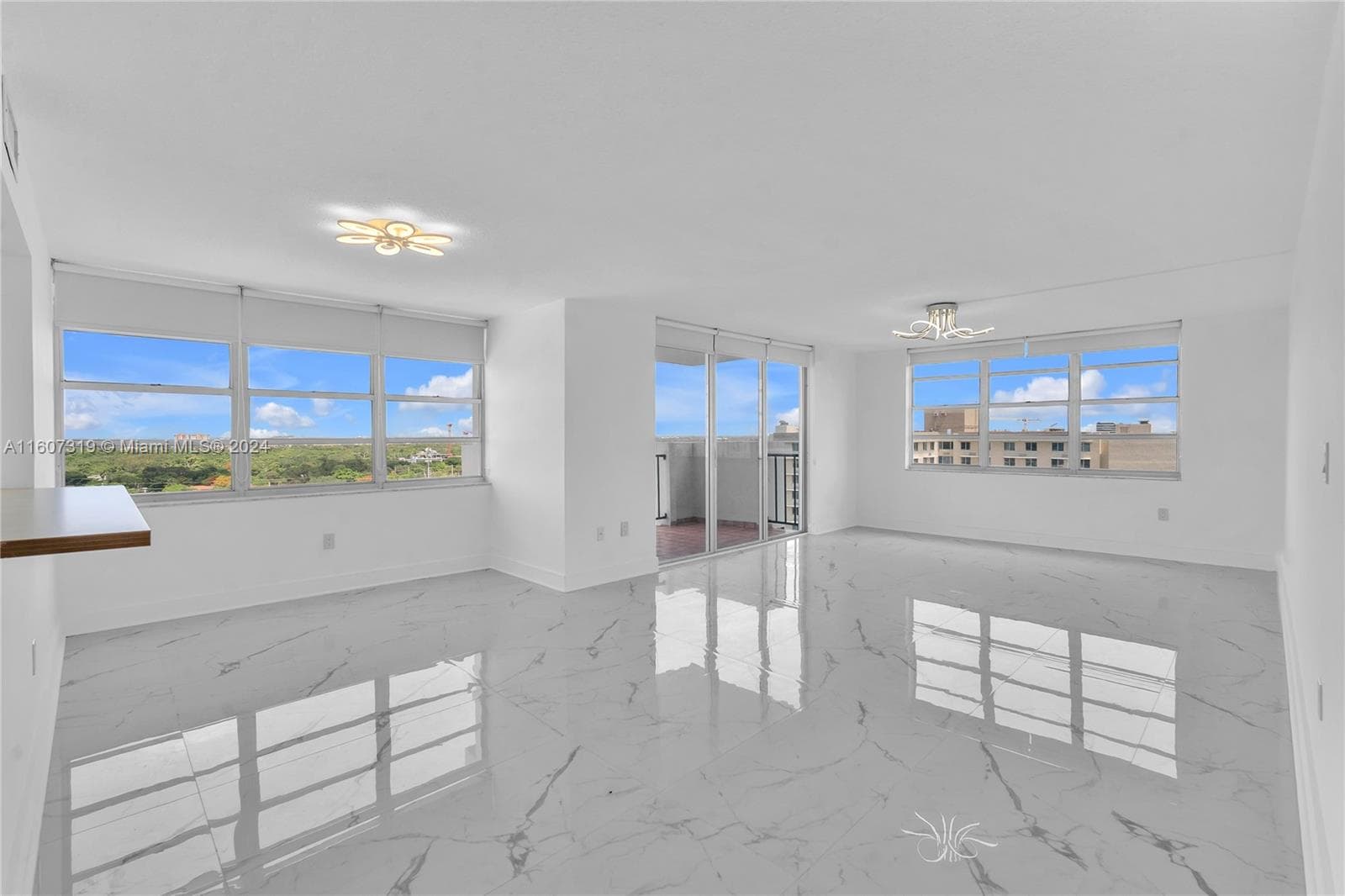 2780 183rd St 1601 photo 6