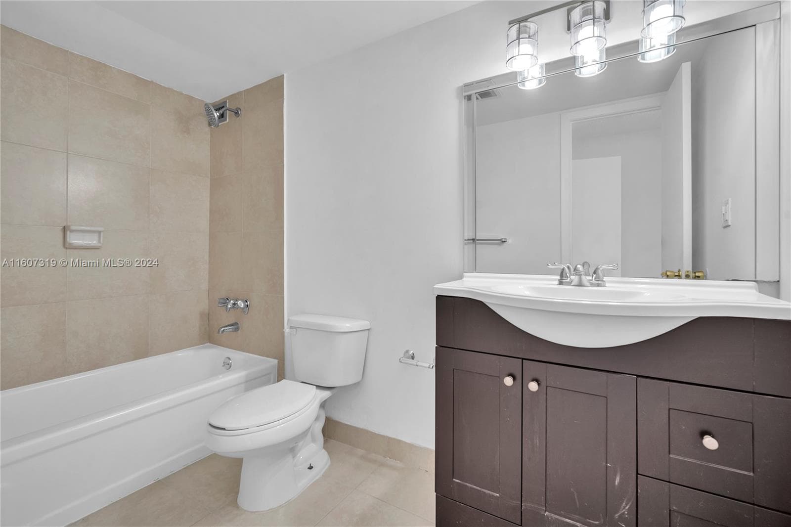 2780 183rd St 1601 photo 17
