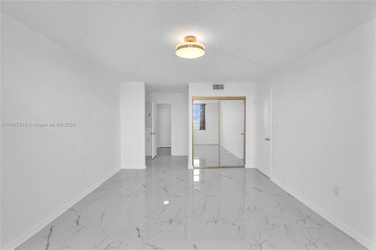 2780 183rd St 1601 photo 14
