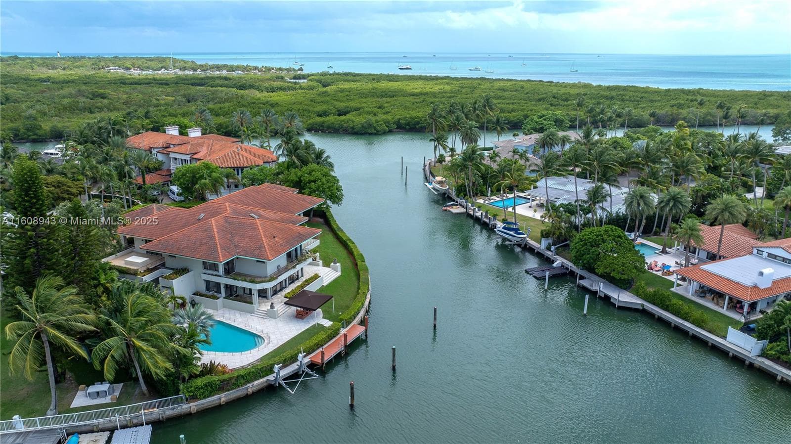 241 Cape Florida Dr 3