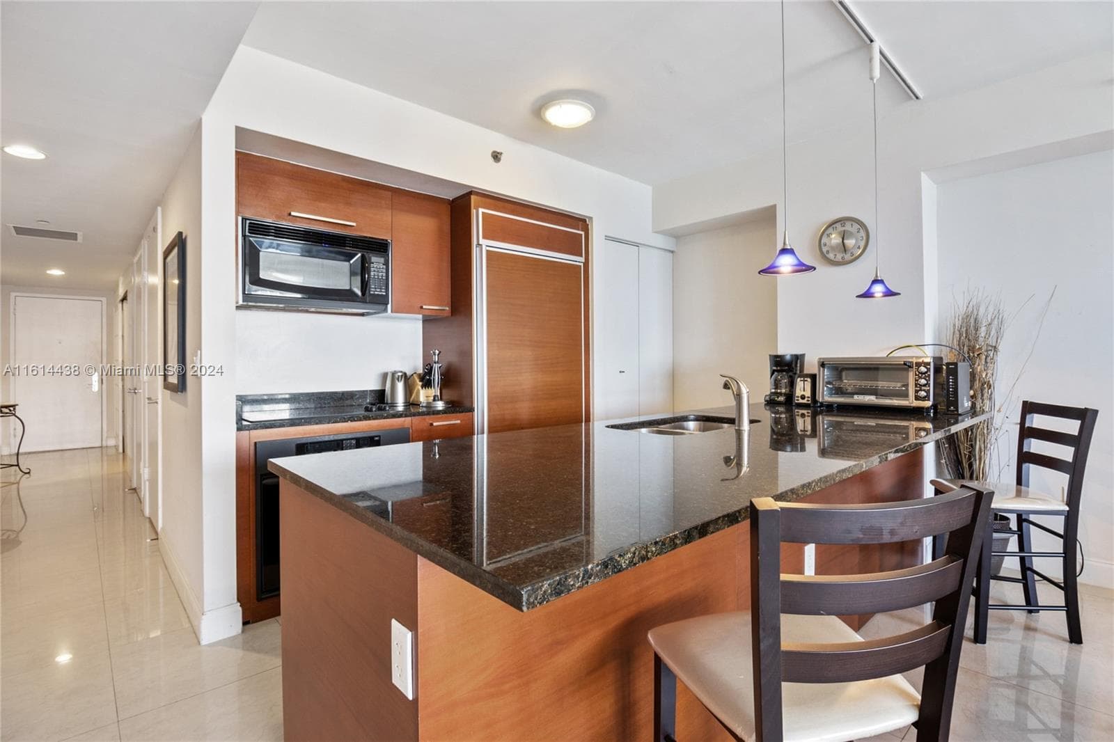 1830 OCEAN DR 4409 photo 6