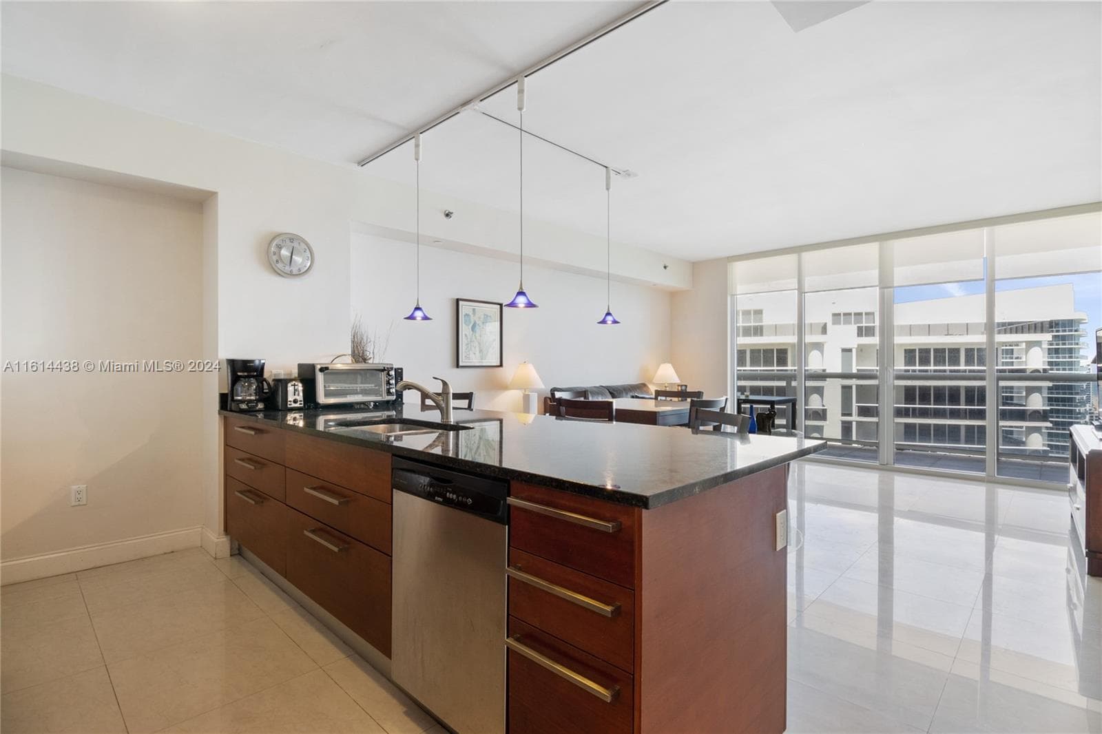 1830 OCEAN DR 4409 photo 8