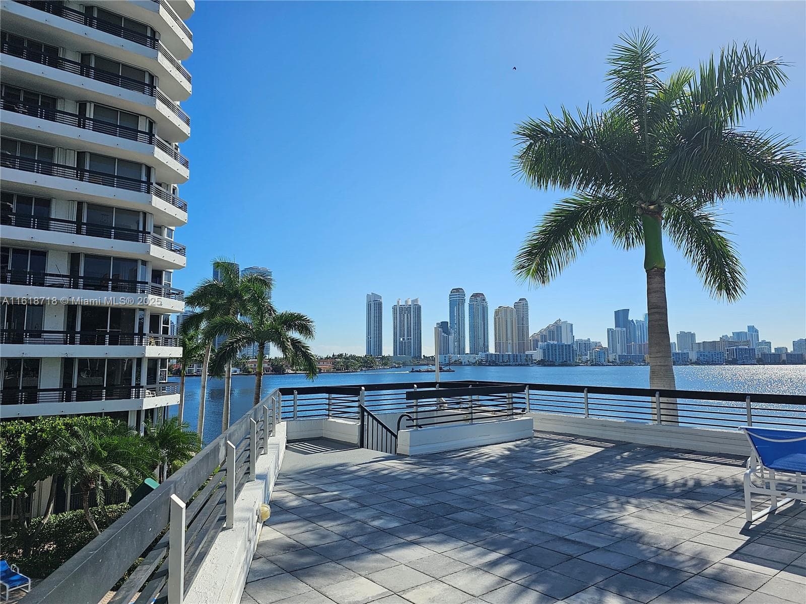 3600 Mystic Pointe Dr 1607 photo 17