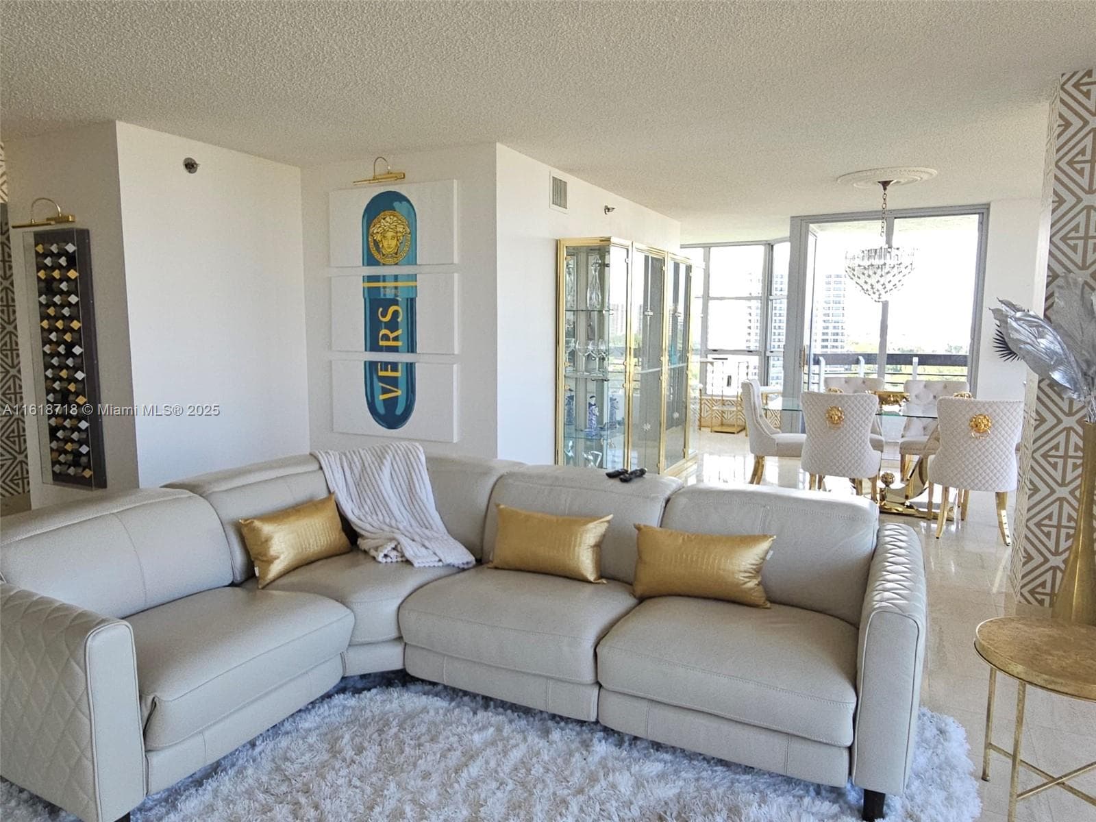 3600 Mystic Pointe Dr 1607 photo 4
