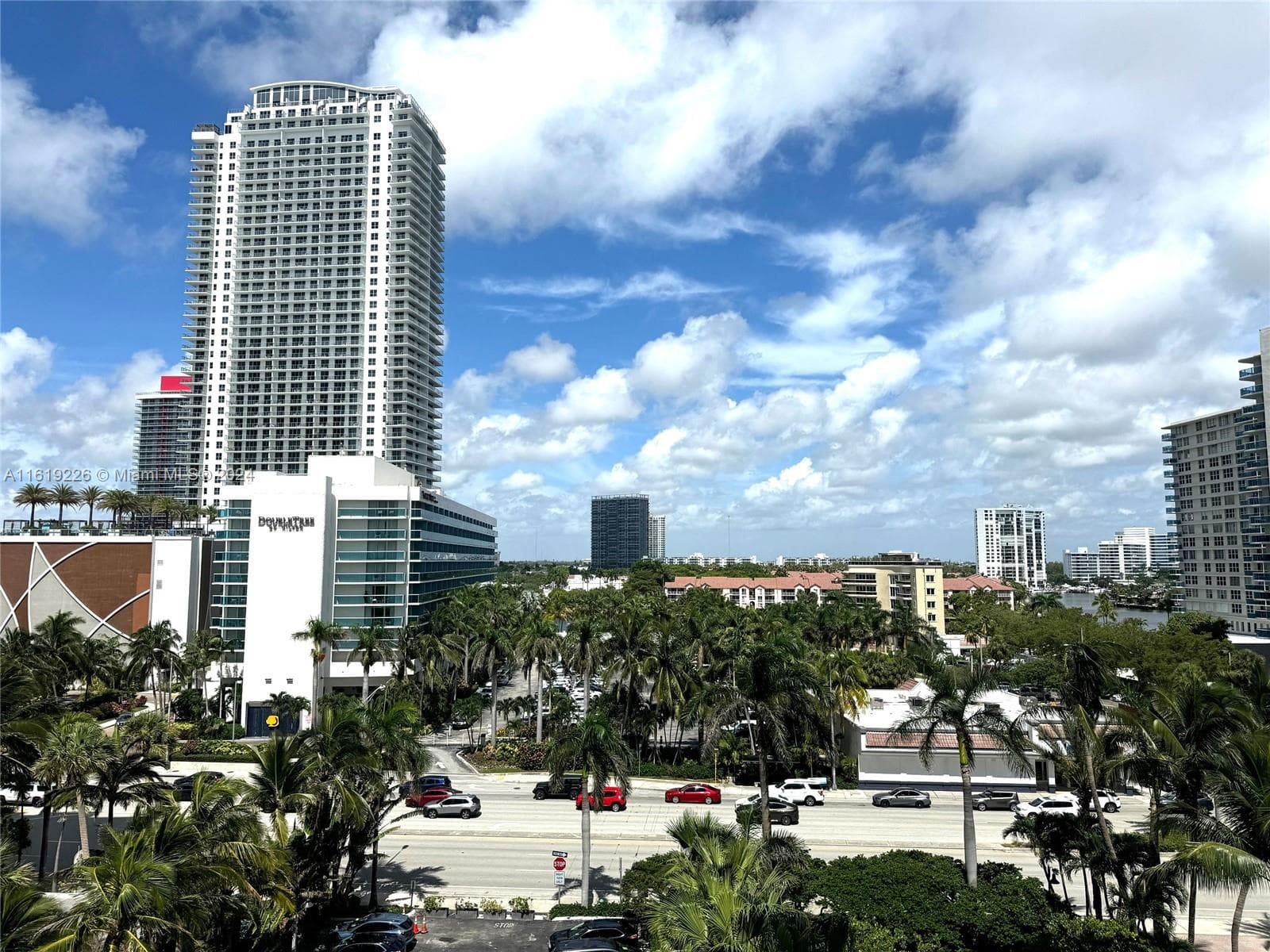 3901 Ocean Dr 5