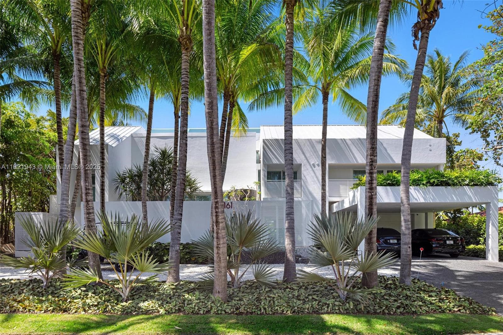 161 Cape Florida Dr 3