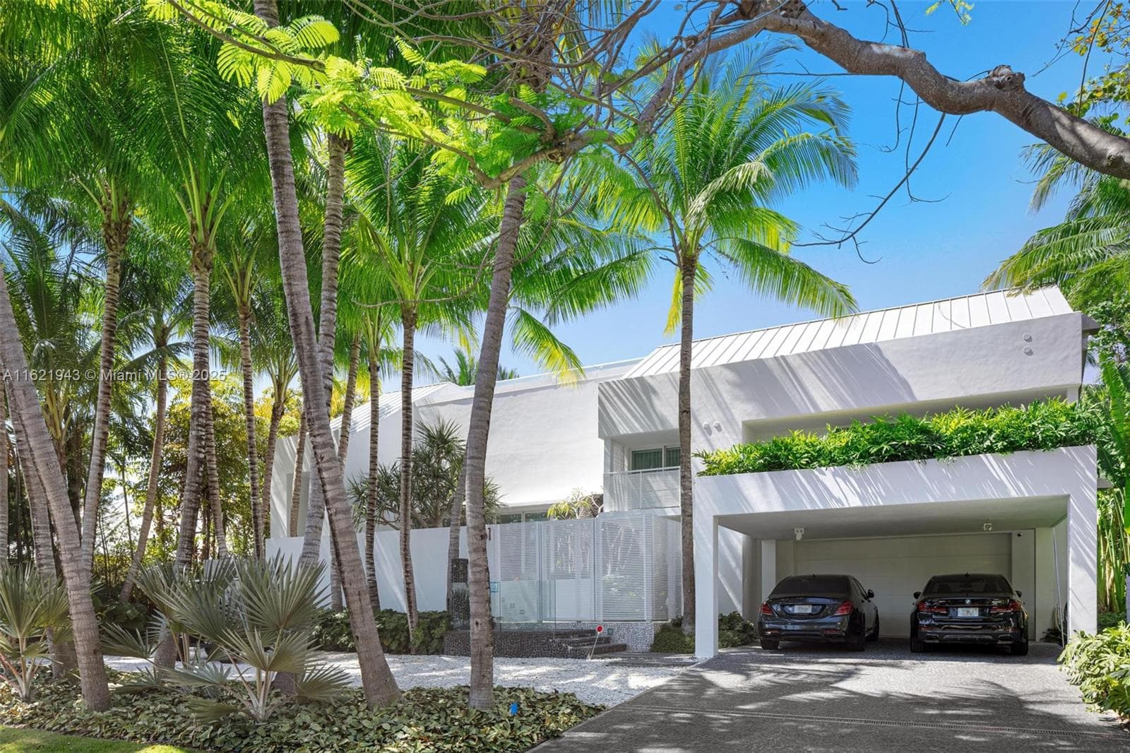 161 Cape Florida Dr 5
