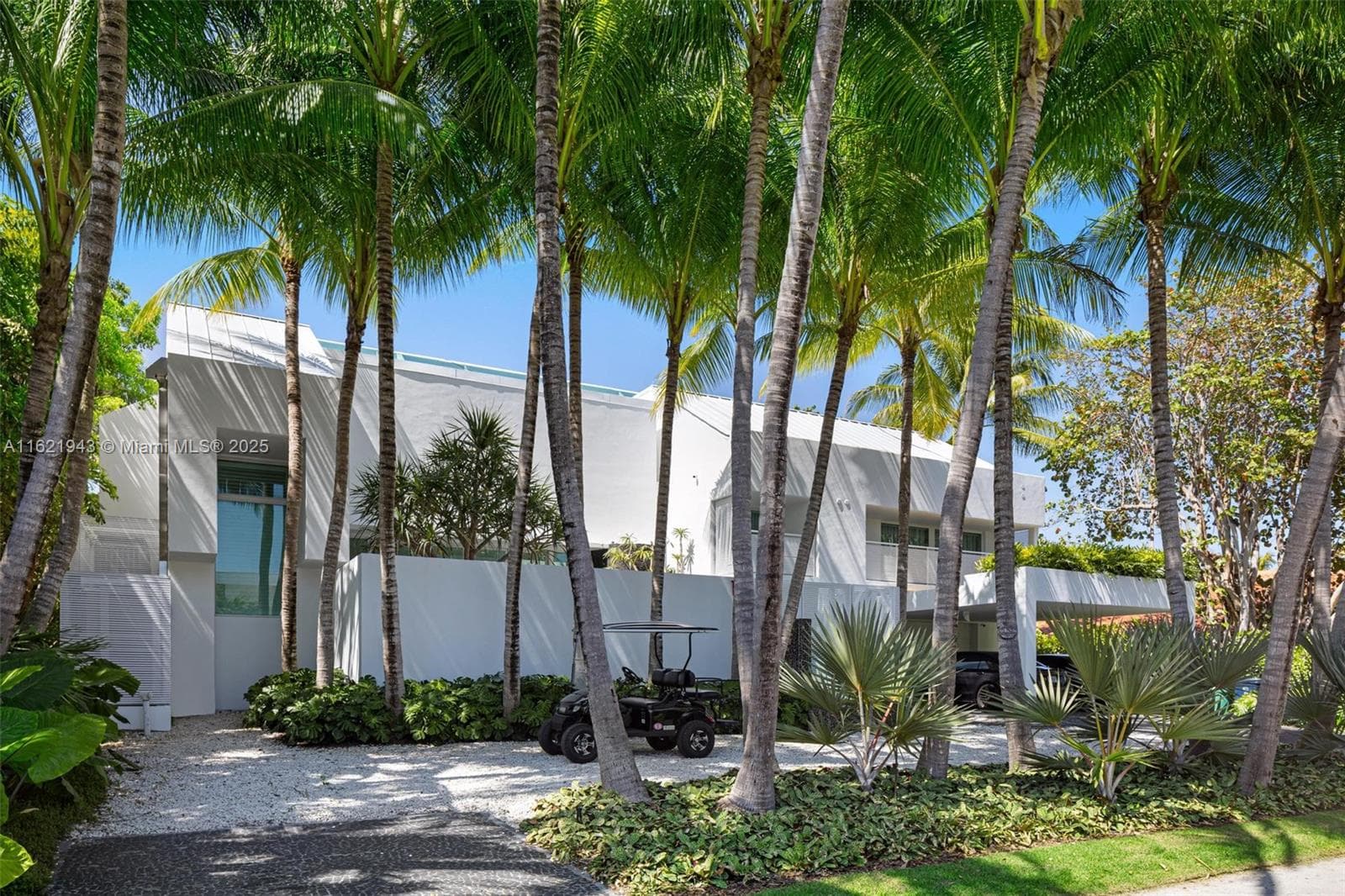 161 Cape Florida Dr 4