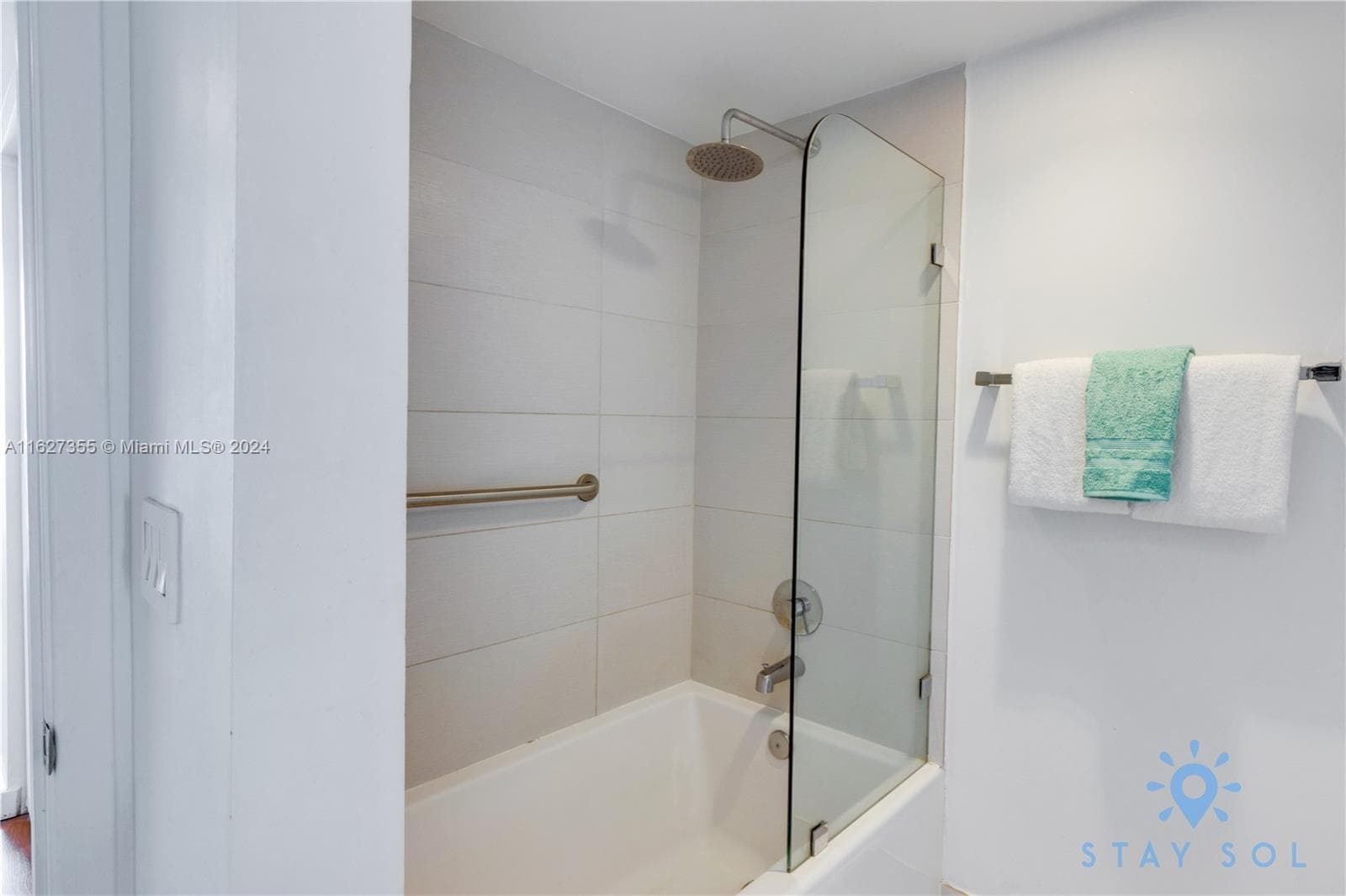 2602 Hallandale Beach Blvd R2009 photo 16