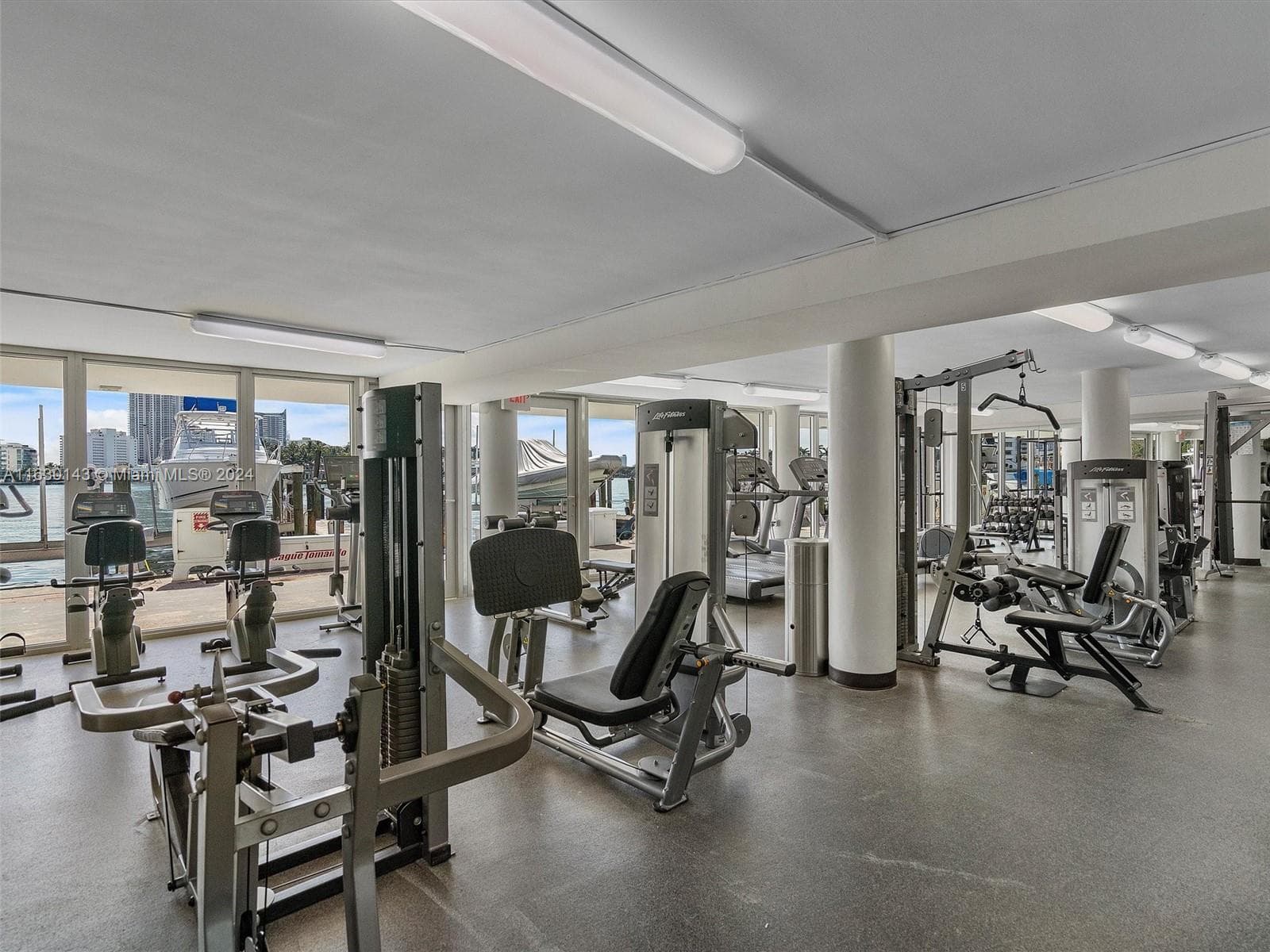 900 Bay Dr 319 photo 25