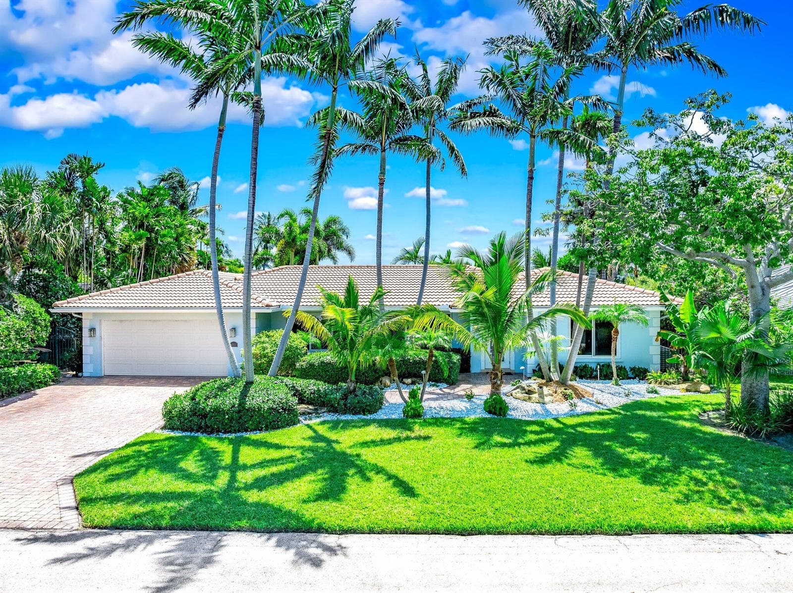 4010 NE 25th 1